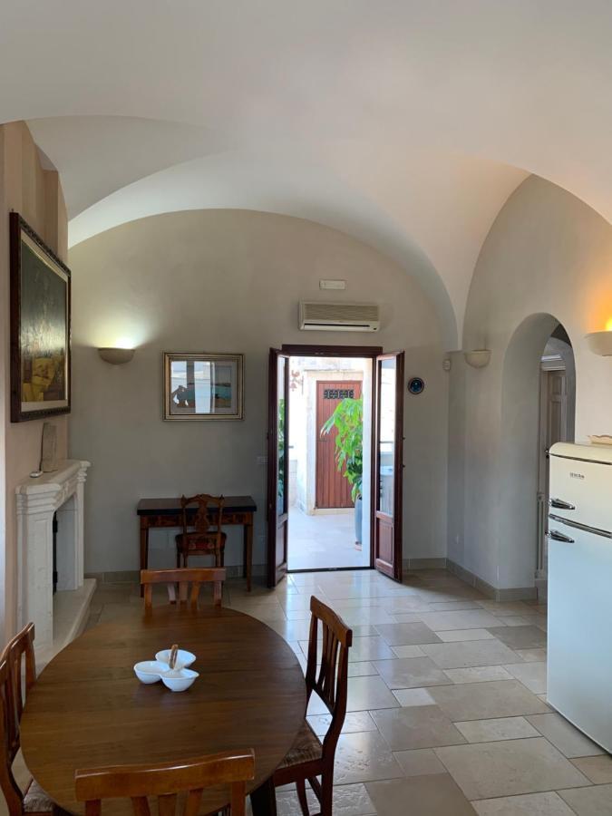 Palazzo Dei Gesuiti Appartamento Con Terrazza Privata Monopoli Exterior foto